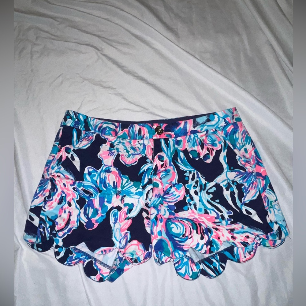 Lilly Pulitzer shorts size 4. Only worn a couple times and in perfect condition.